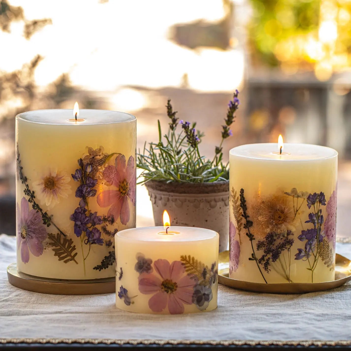 Rosy Rings Roman Lavender Small Round Botanical Candle - Lavender Fields